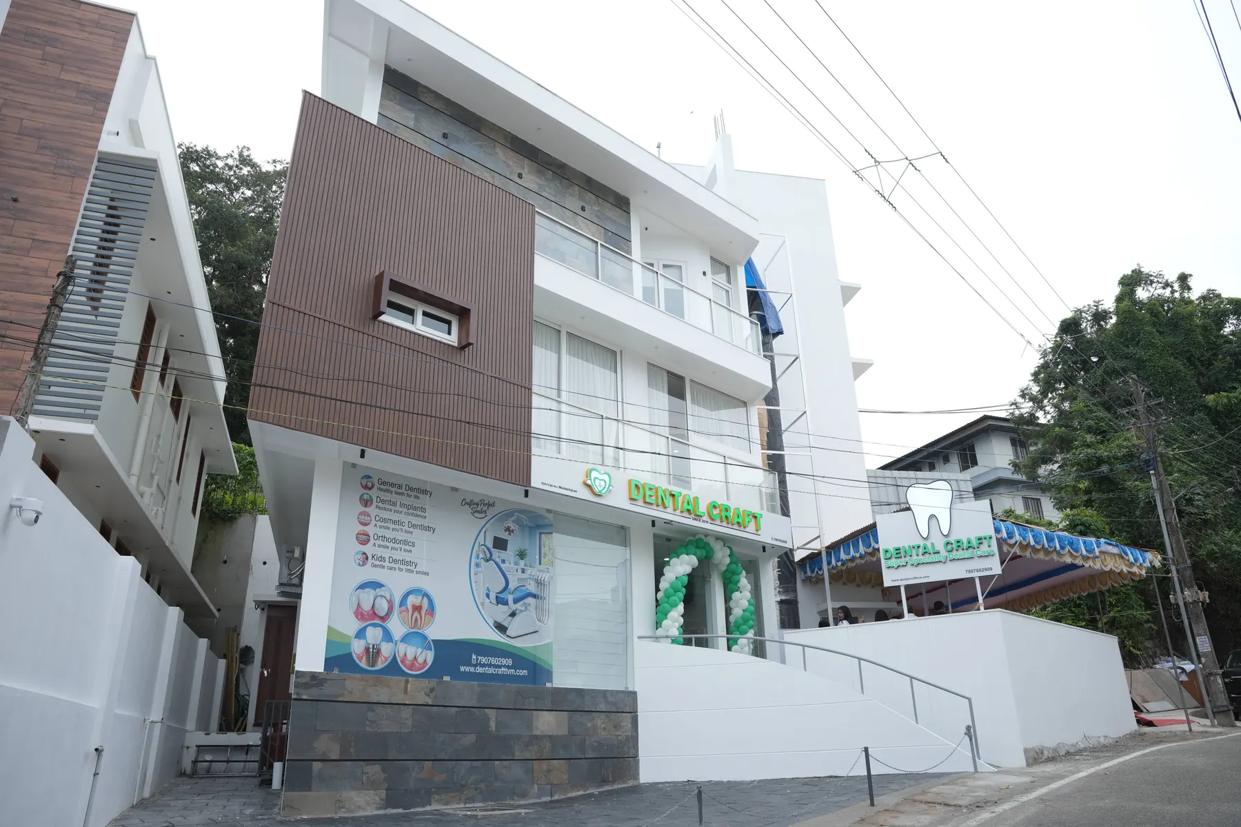 Dental Craft Vanchiyoor clinic building on General Hospital Road, Trivandrum